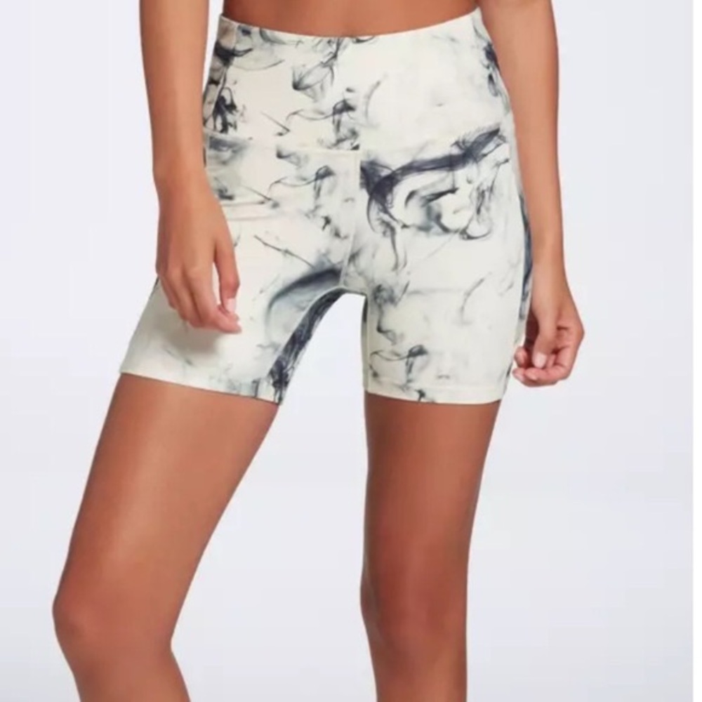 NWT Calia black & white Energize High Rise bike shorts
